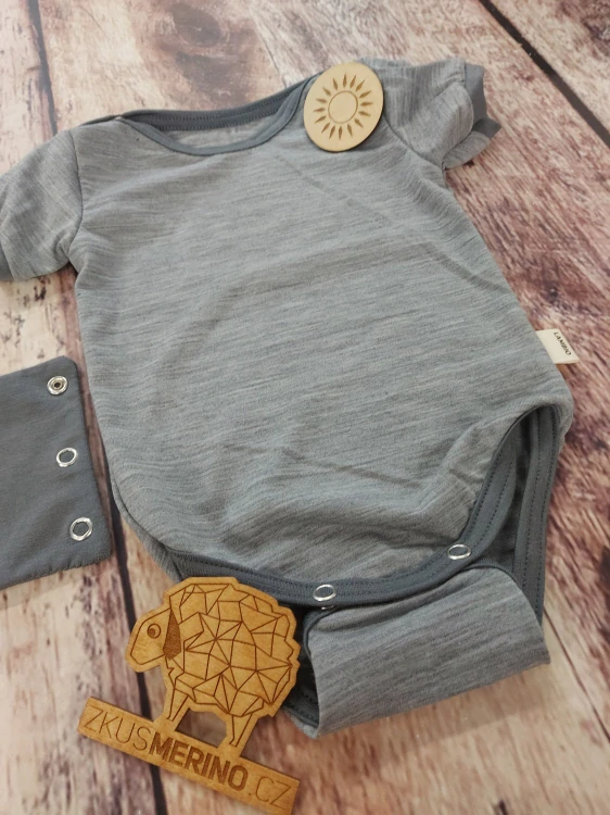 Rostoucí letní MERINO body Lambio, KR - šedý melír *