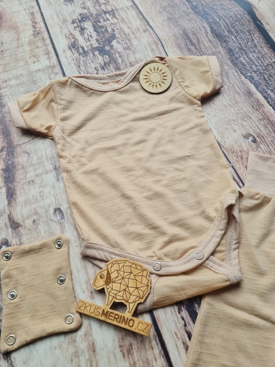 Rostoucí letní MERINO komplet Lambio, KR - pískový*