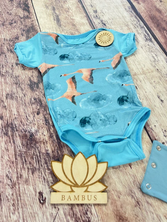 Rostoucí bambusové body Lambio, kr.rukáv - Plameňáci