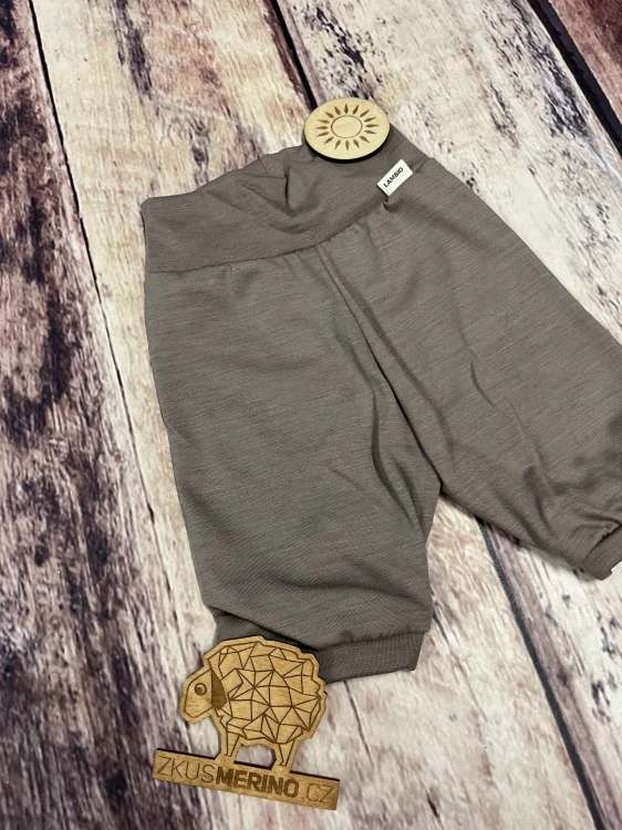 Letní MERINO capri kraťasy Lambio - Oříšek