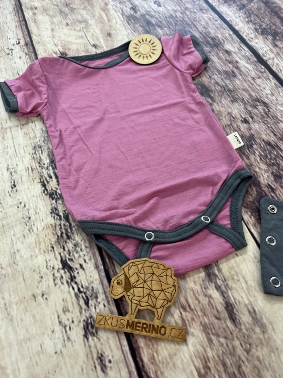 Rostoucí letní MERINO body Lambio, KR - Pivoňka/šedý lem