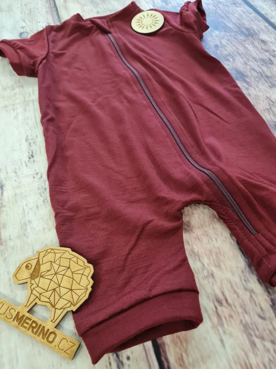 Rostoucí letní MERINO overal Lambio, KR - Vínový