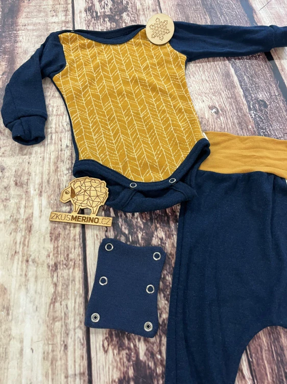 Rostoucí zimní MERINO komplet Lambio, DR - Šipky okr/navy