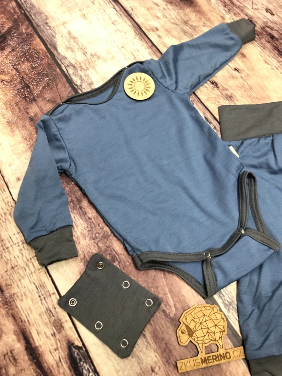 Rostoucí letní MERINO komplet Lambio, DR - Holubí modř/šedý lem*