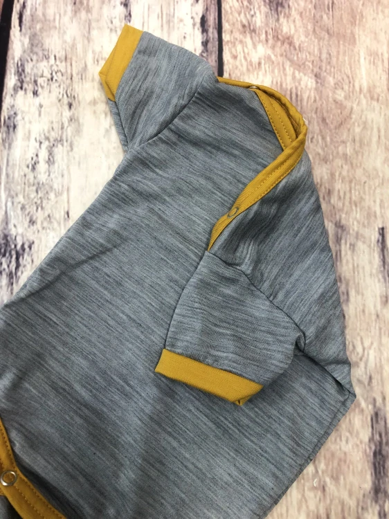 Rostoucí letní MERINO body Lambio, KR - Šedý melír/kari lem*