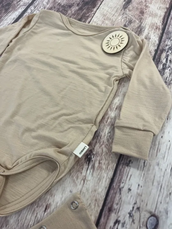 Rostoucí letní MERINO body Lambio, DR - pískové