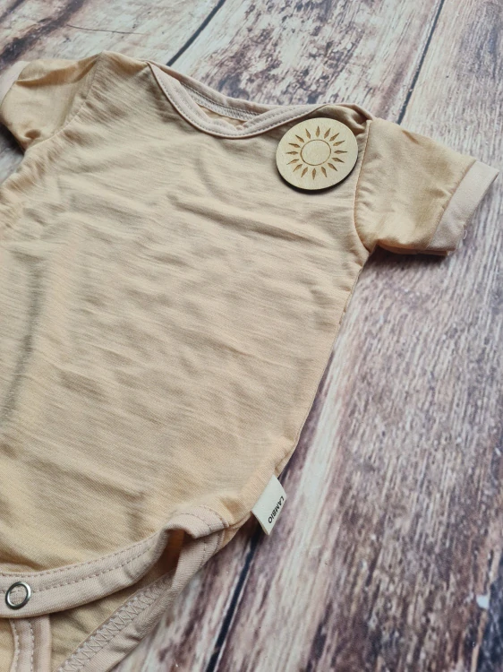 Rostoucí letní MERINO body Lambio, KR - pískové*