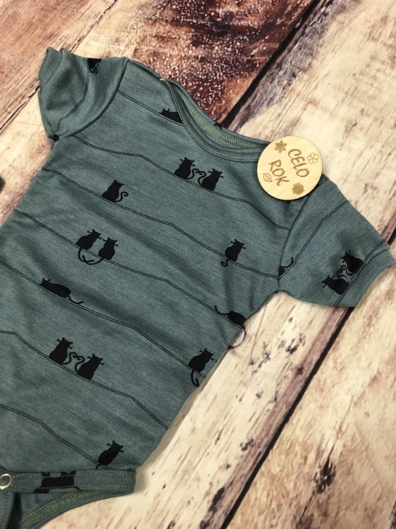 Rostoucí celoroční MERINO/HEDVÁBÍ body Lambio, KR - Kočky Arctic Night