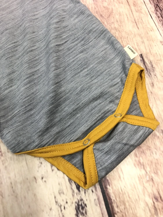 Rostoucí letní MERINO body Lambio, KR - Šedý melír/kari lem*