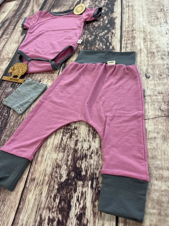 Rostoucí letní MERINO komplet Lambio, KR - Pivoňka/šedý lem*