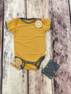 Rostoucí letní MERINO body Lambio, KR - Okr/šedý lem*