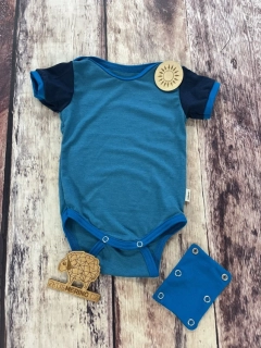 LIMITKA Rostoucí letní MERINO body Lambio, KR - Petrol/modrý rukáv*